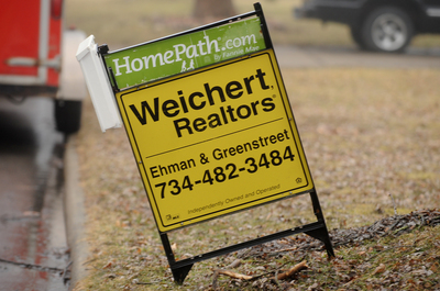 homepath_sign_foreclosure.jpg